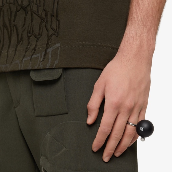 Givenchy 4G PEARL RING WITH CRYSTALS - BLACK - NEW WITH TAGS - Picture 3 of 12